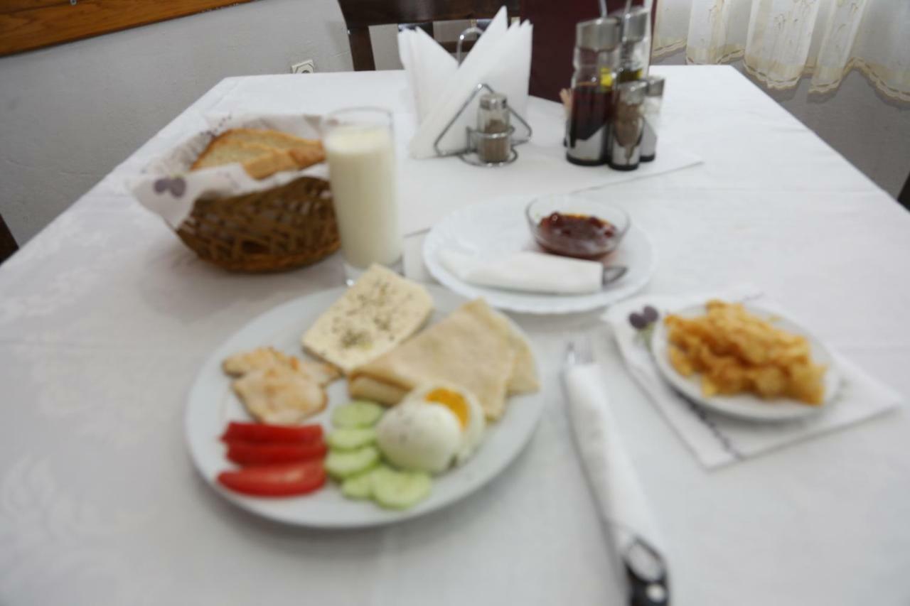 Hotel Villa Kabashi Корча Экстерьер фото